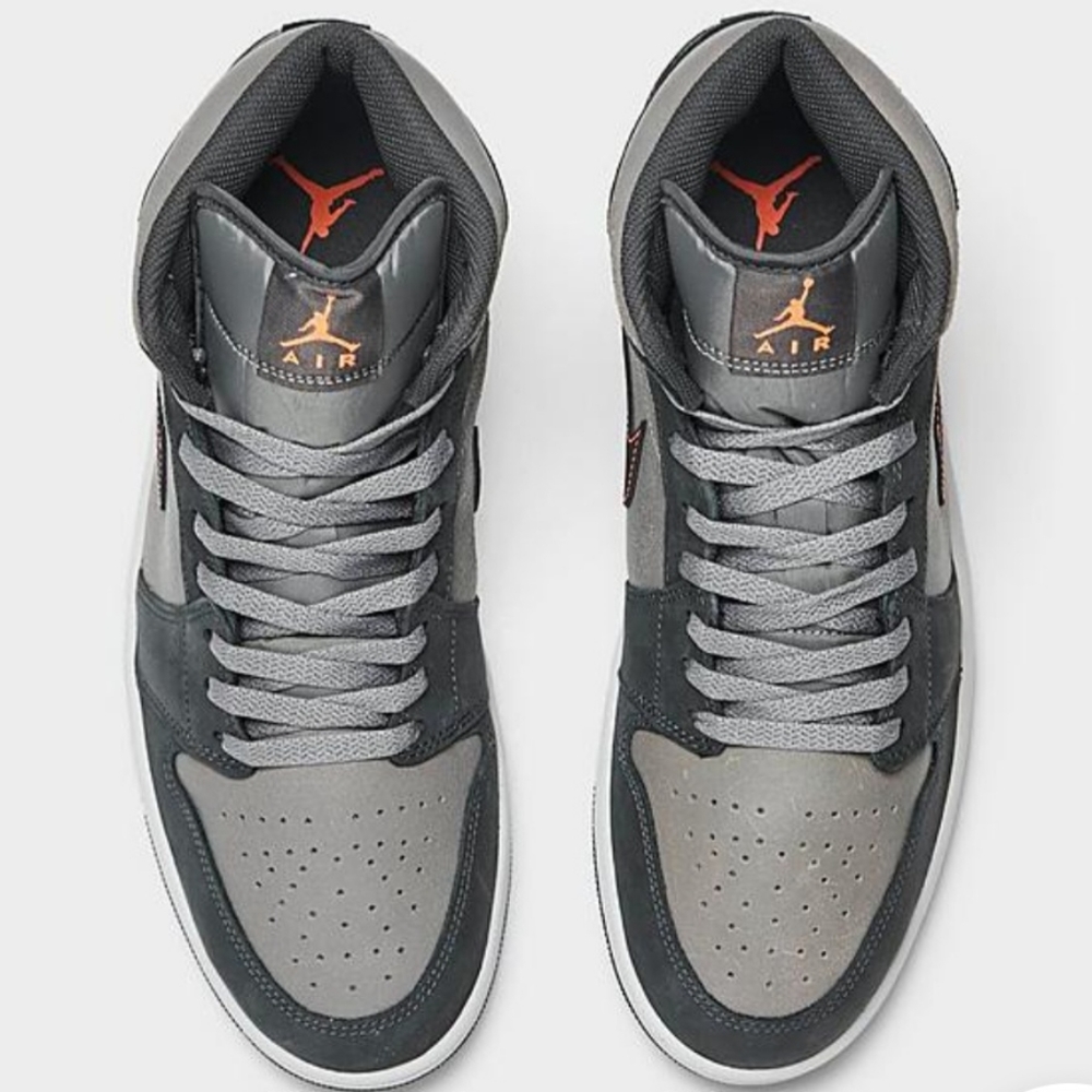 Jordan 1's - Picture 5 of 6